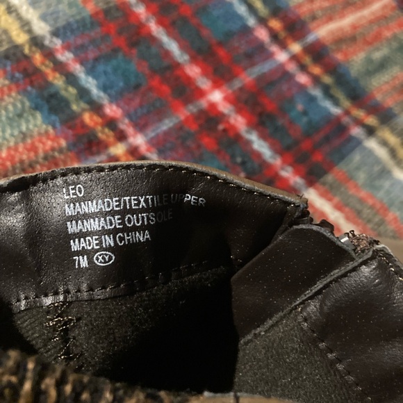 Cute brown-ish grey-ish boots - Picture 4 of 4